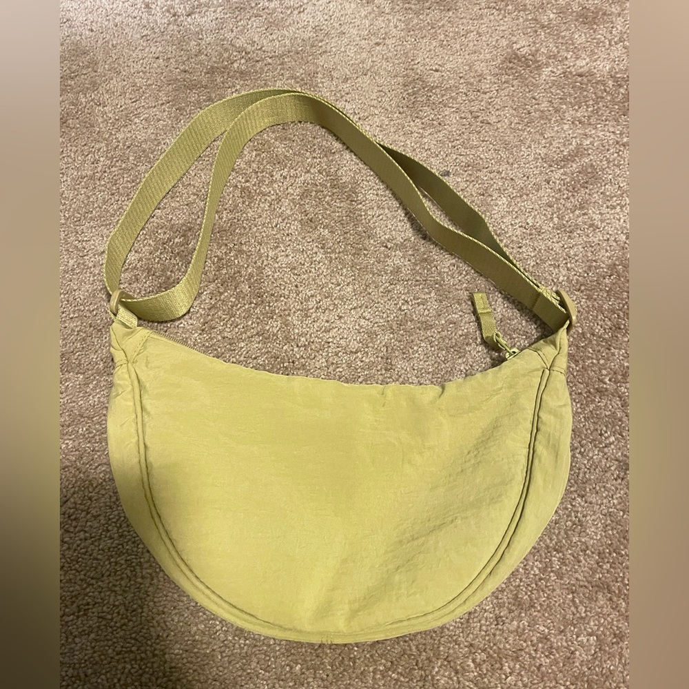 Uniqlo Round Shoulder bag